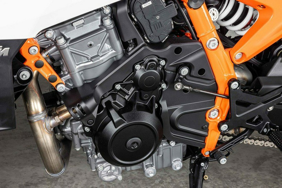 2026 KTM Duke 990 R