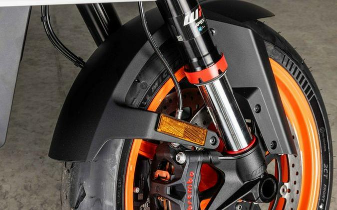 2026 KTM Duke 990 R