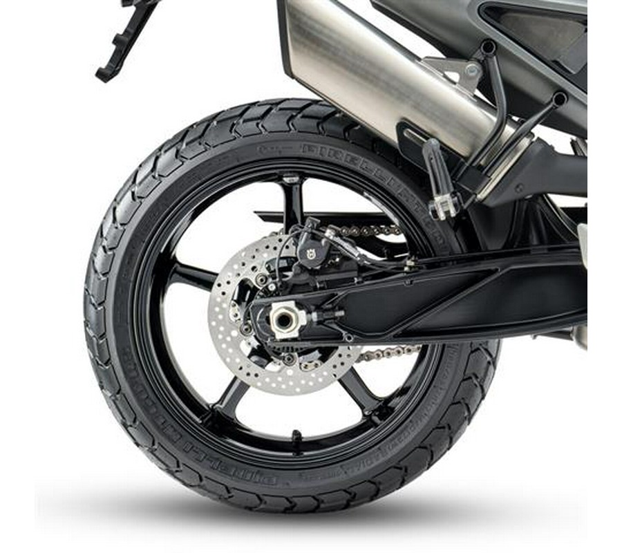 2027 Husqvarna Svartpilen 801 SE