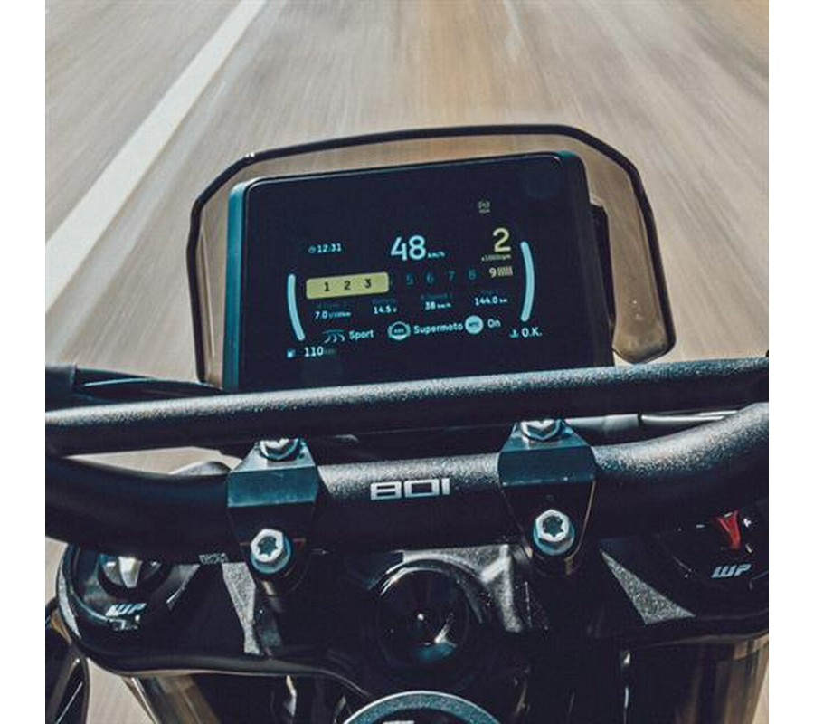 2027 Husqvarna Svartpilen 801 SE