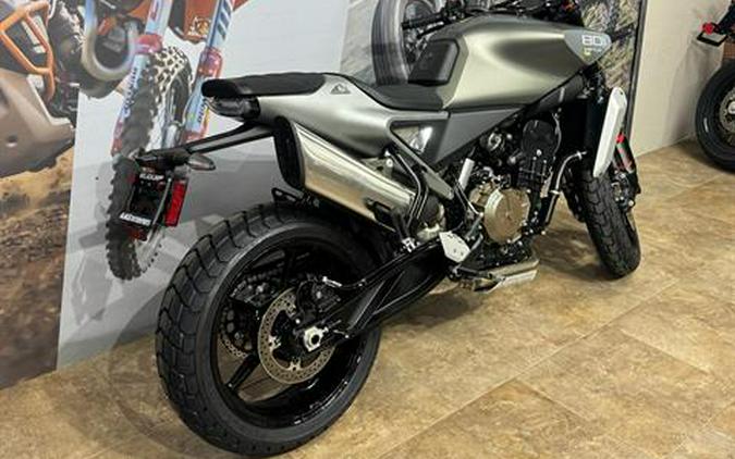 2027 Husqvarna Svartpilen 801 SE
