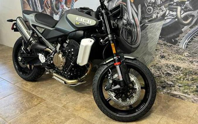 2027 Husqvarna Svartpilen 801 SE