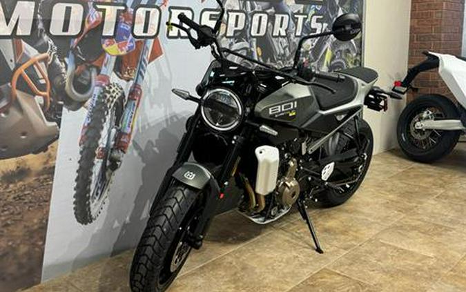 2027 Husqvarna Svartpilen 801 SE