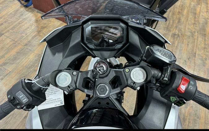 2024 Kawasaki Ninja e-1 ABS