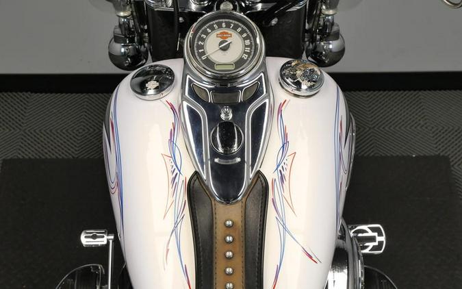 2009 Harley-Davidson® FLSTC - Heritage Softail® Classic