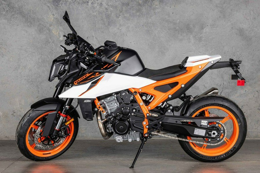 2026 KTM Duke 990 R