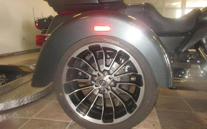2025 Harley-Davidson® FLHTCUTG - Tri Glide® Ultra