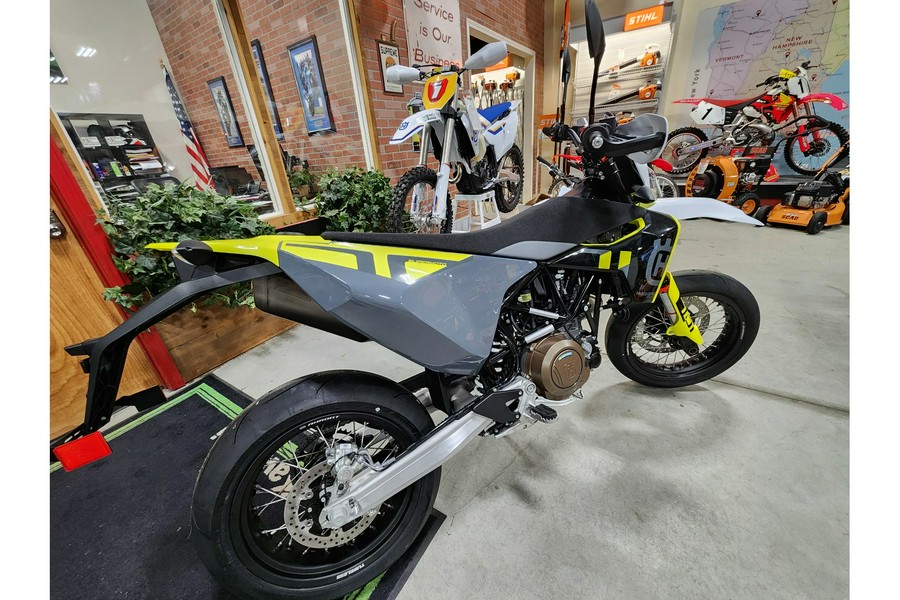 2024 Husqvarna Motorcycles 701 SUPERMOTO