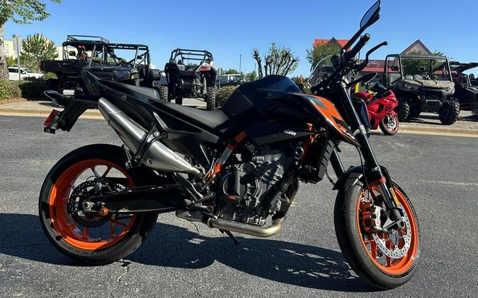 2022 KTM Duke 890 R