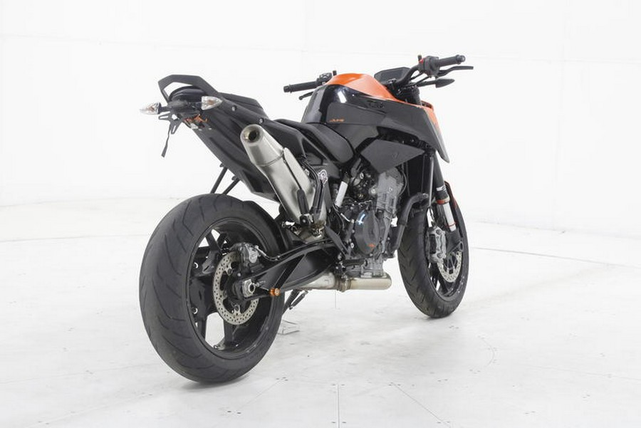 2022 KTM 890 Duke R