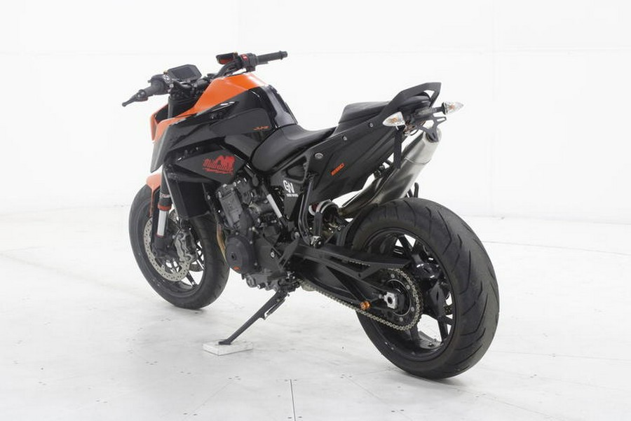 2022 KTM 890 Duke R