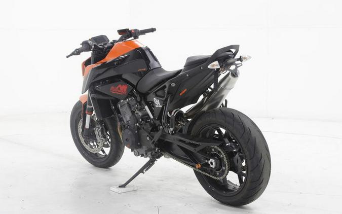 2022 KTM 890 Duke R