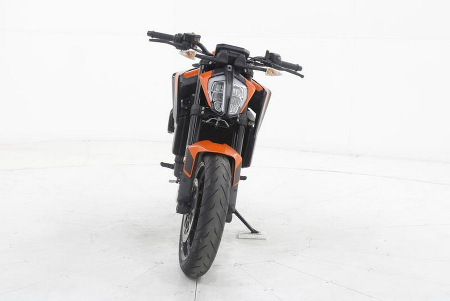 2022 KTM 890 Duke R