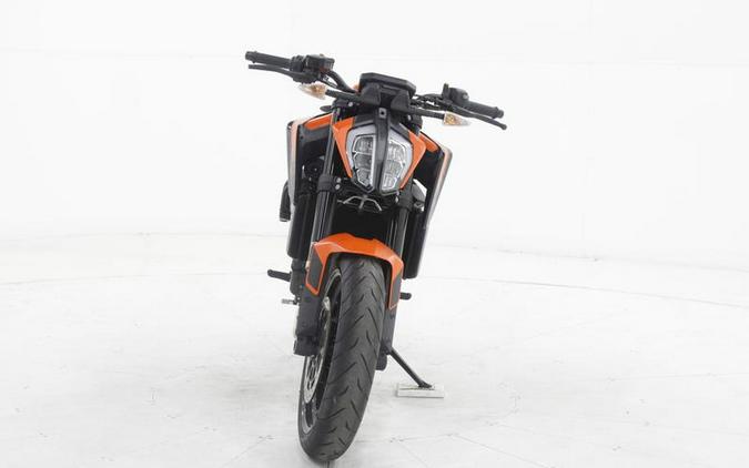 2022 KTM 890 Duke R