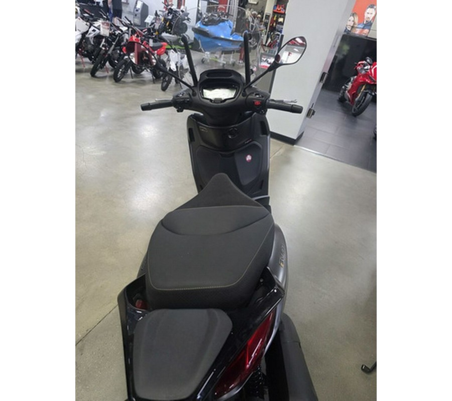 2027 Piaggio BV 400 25Th Anniversary