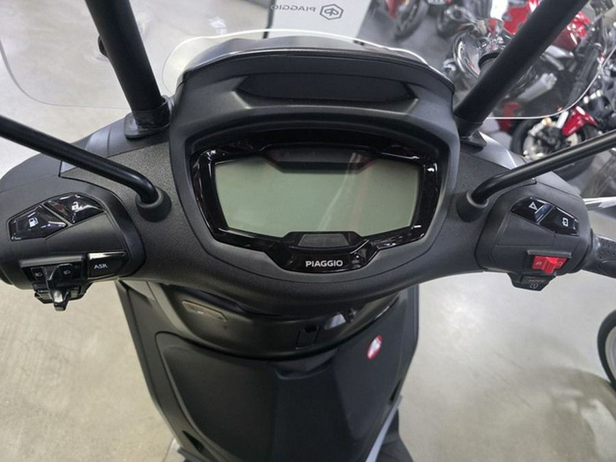 2027 Piaggio BV 400 25Th Anniversary