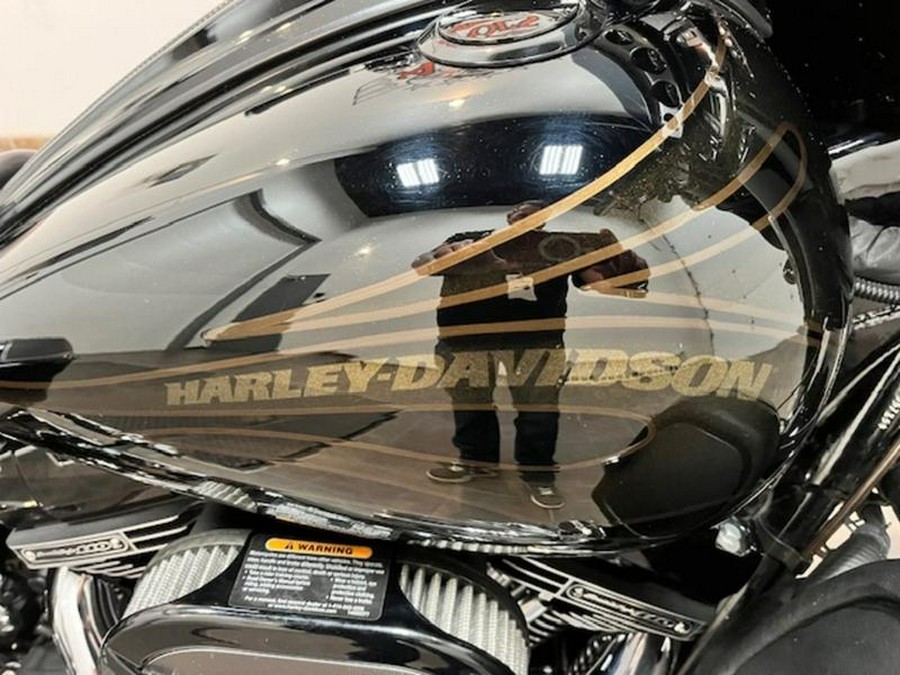 2015 Harley-Davidson® FLHXSE - CVO™ Street Glide®