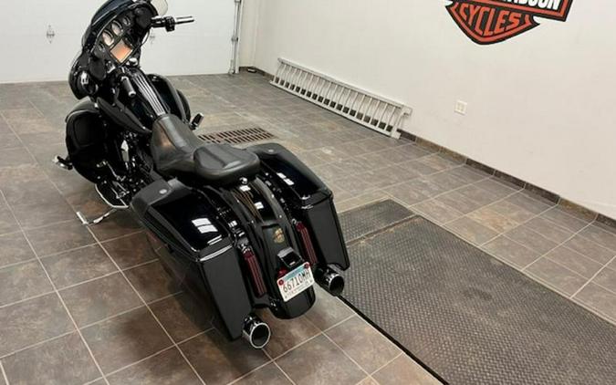 2015 Harley-Davidson® FLHXSE - CVO™ Street Glide®