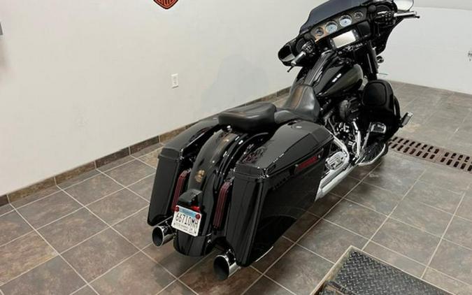 2015 Harley-Davidson® FLHXSE - CVO™ Street Glide®