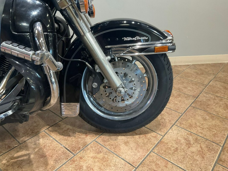 2008 Harley-Davidson®FLHTCU Electra Glide® Ultra Classic® Vivid Black