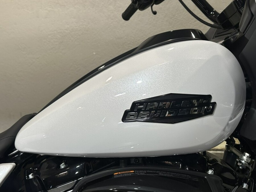 Harley-Davidson Road Glide™ 2024 FLTRX 84516400 WHITE ONYX PRL