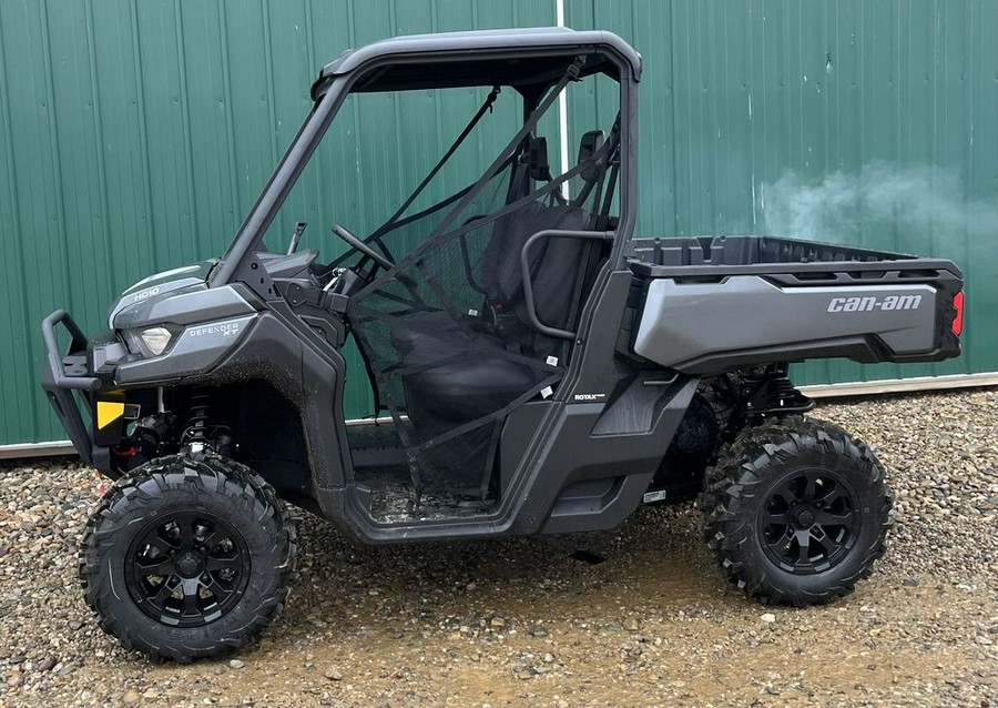 2024 Can-Am® Defender XT HD10