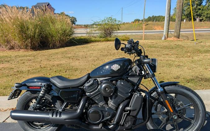 2025 Harley-Davidson® Nightster® Vivid Black