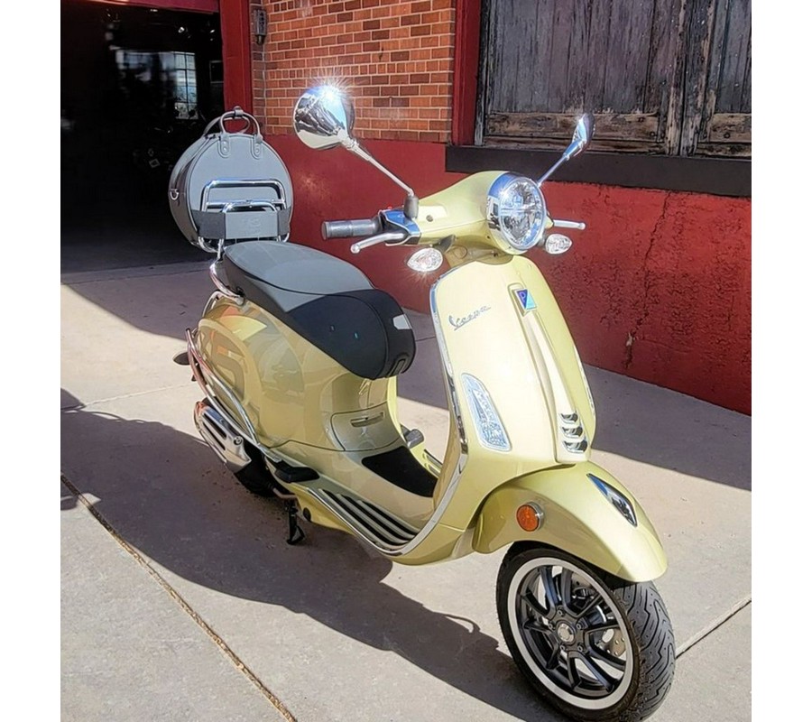 2021 Vespa Primavera 50 75th