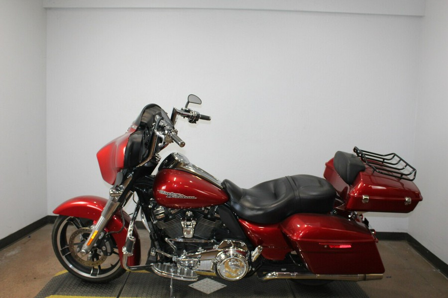 Harley-Davidson® Street Glide® 2019 Wicked Red
