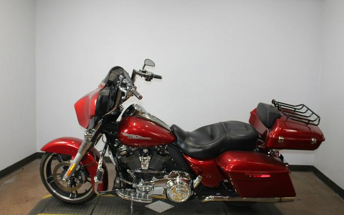 Harley-Davidson® Street Glide® 2019 Wicked Red