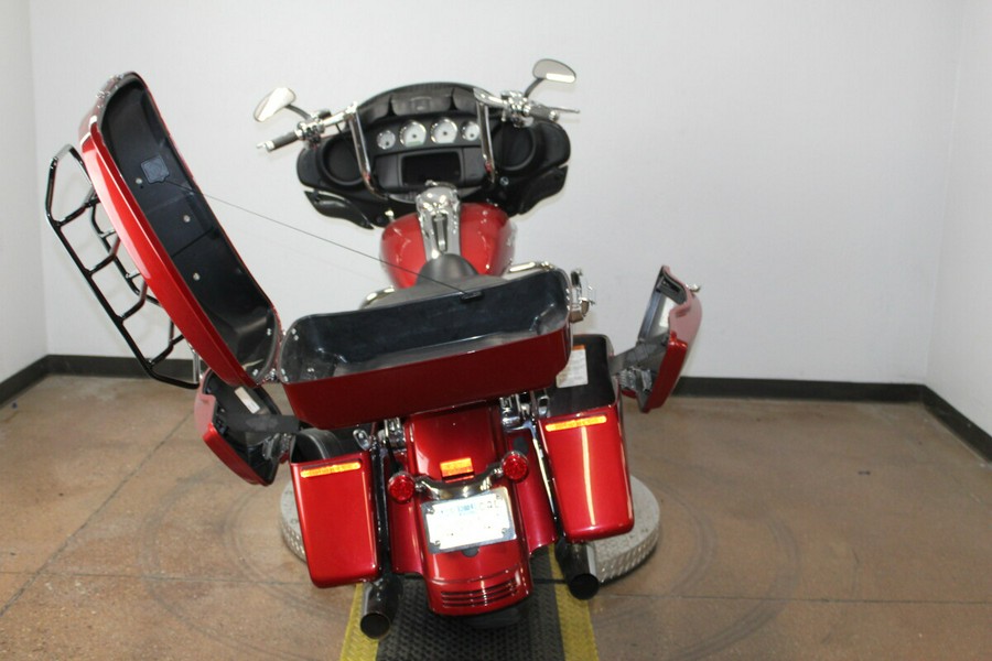 Harley-Davidson® Street Glide® 2019 Wicked Red