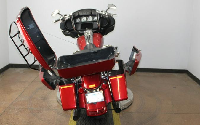 Harley-Davidson® Street Glide® 2019 Wicked Red