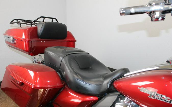 Harley-Davidson® Street Glide® 2019 Wicked Red