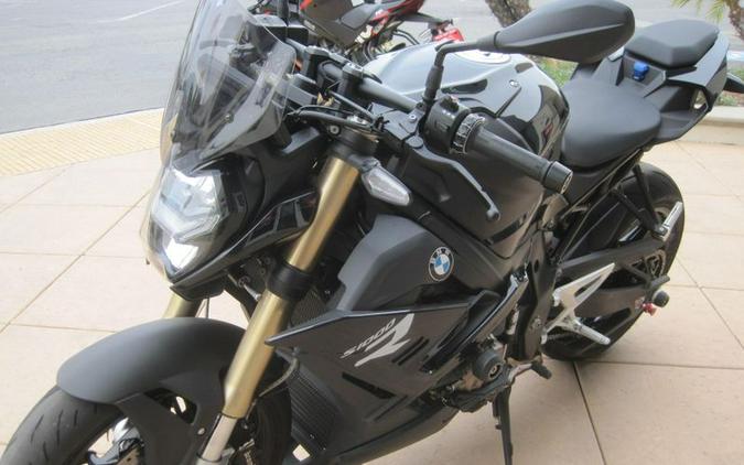 2024 BMW S 1000 R