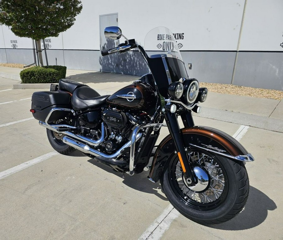 2019 Harley-Davidson® FLHCS - Heritage Classic 114