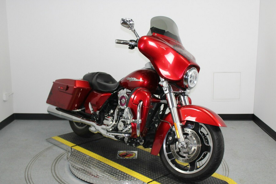 Harley-Davidson Street Glide 2013 FLHX 663601T EMBR RED SUNGLO