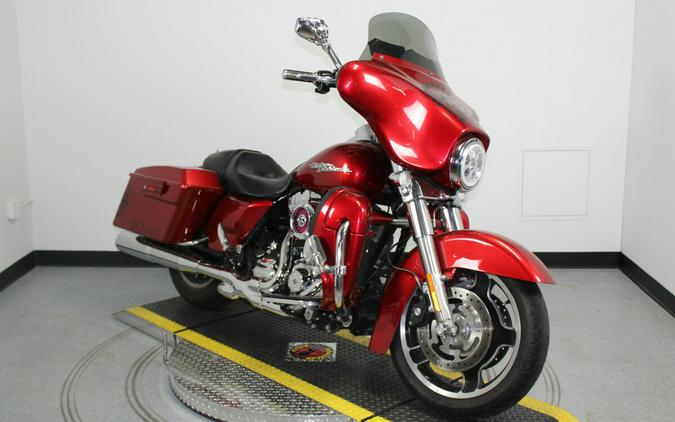 Harley-Davidson Street Glide 2013 FLHX 663601T EMBR RED SUNGLO