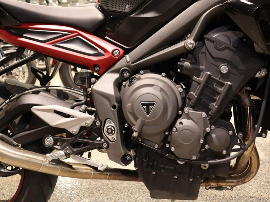 2021 Triumph Street Triple R Low Sapphire Black