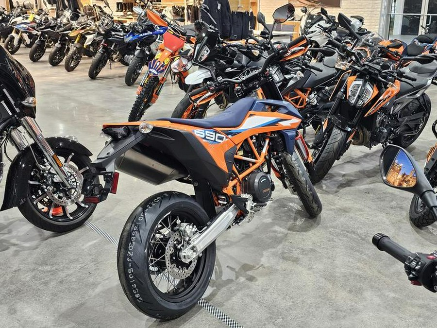 2024 KTM 690 SMC R