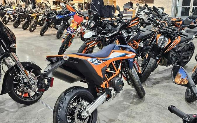 2024 KTM 690 SMC R