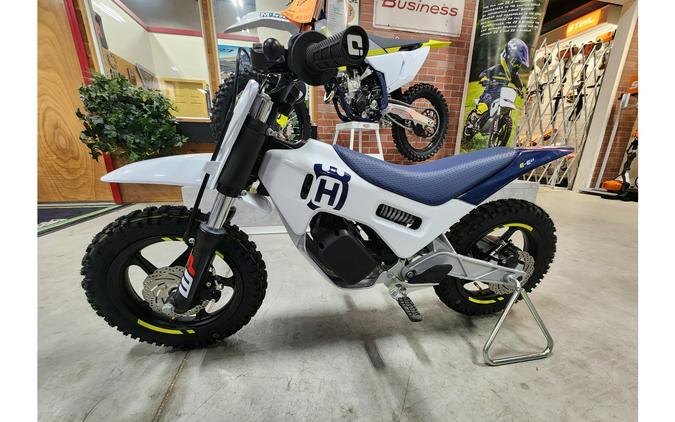 2024 Husqvarna Motorcycles EE 2