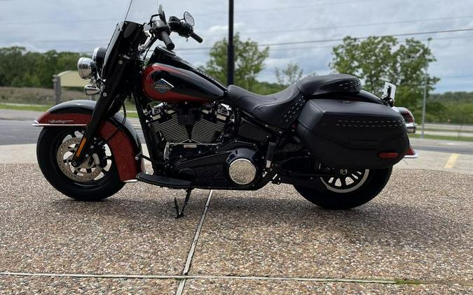 2025 Harley-Davidson® FLHC - Heritage Classic