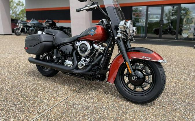 2025 Harley-Davidson® FLHC - Heritage Classic