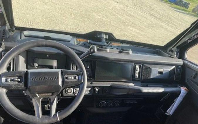 2026 Can-Am Defender Limited HD11