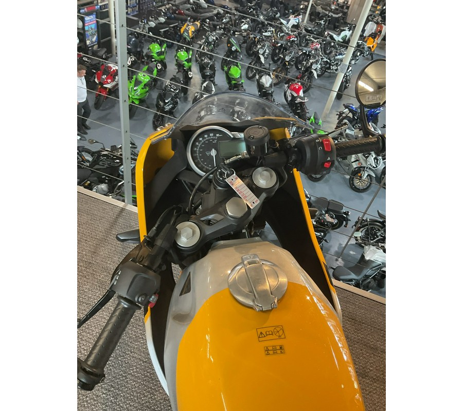 2026 Triumph Thruxton 400