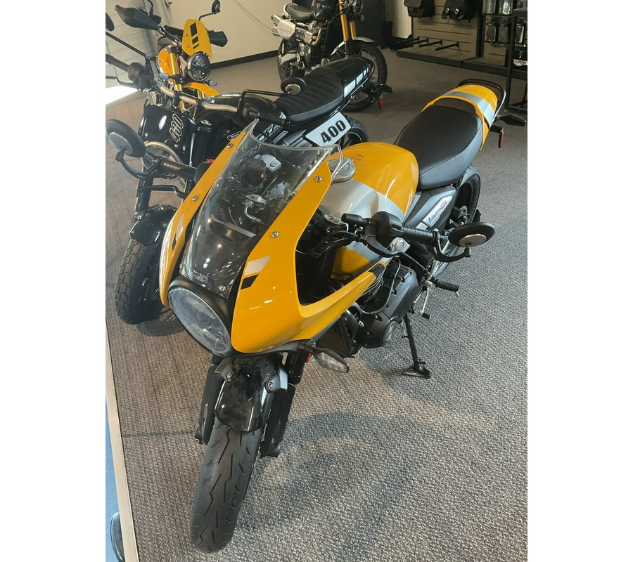 2026 Triumph Thruxton 400