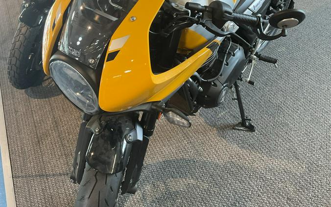 2026 Triumph Thruxton 400