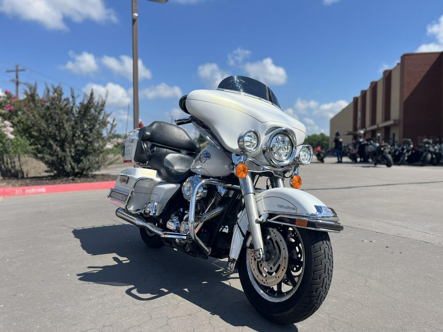 2007 Harley-Davidson® FLHTCU Electra Glide® Ultra Classic® WHITE GOLD 642414