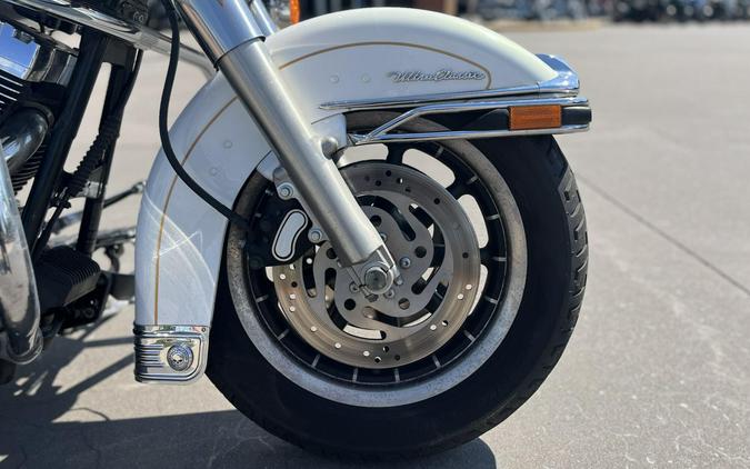 2007 Harley-Davidson® FLHTCU Electra Glide® Ultra Classic® WHITE GOLD 642414