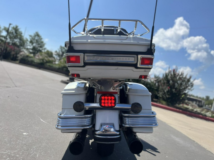 2007 Harley-Davidson® FLHTCU Electra Glide® Ultra Classic® WHITE GOLD 642414